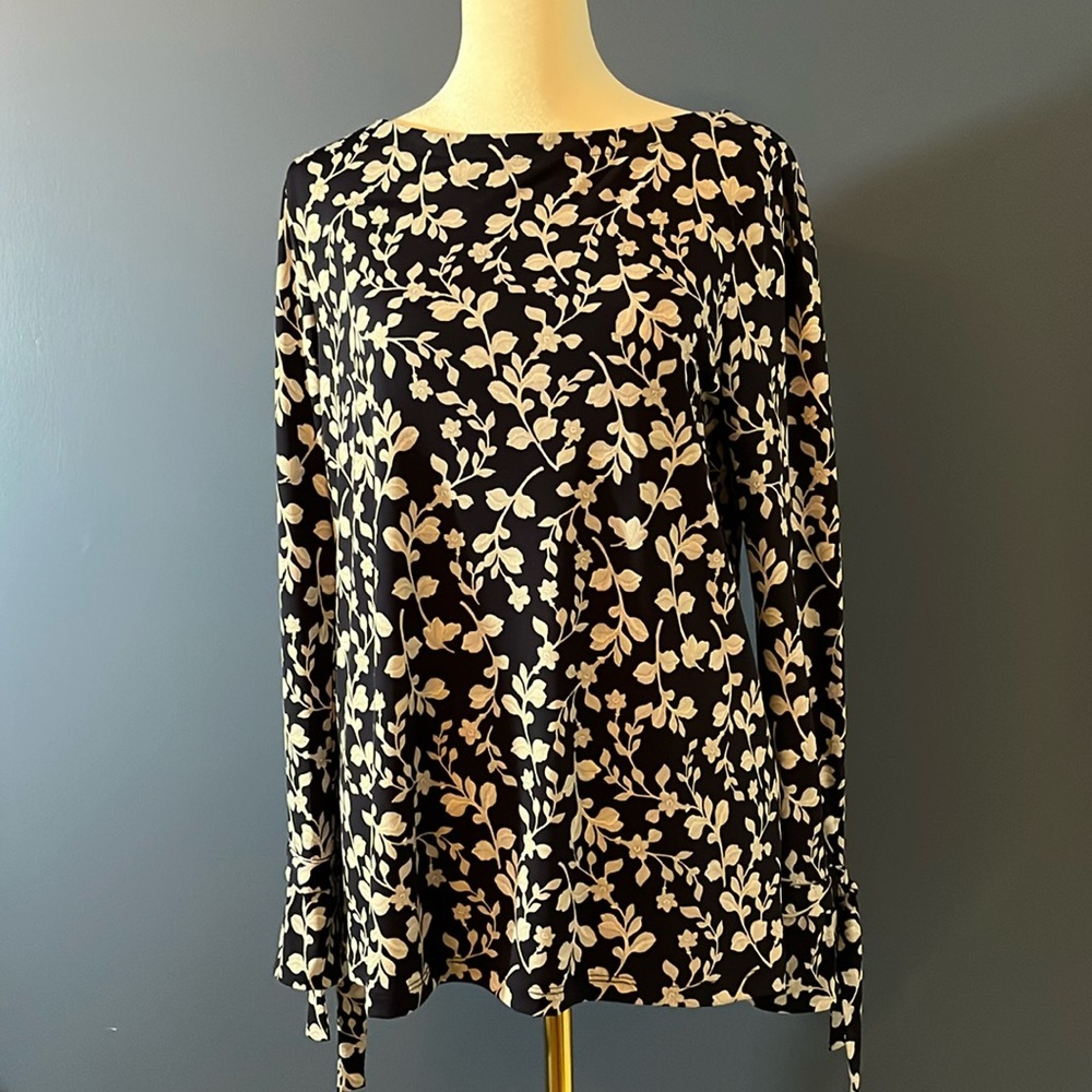 Banana Republic Dressy/Silky Blouse